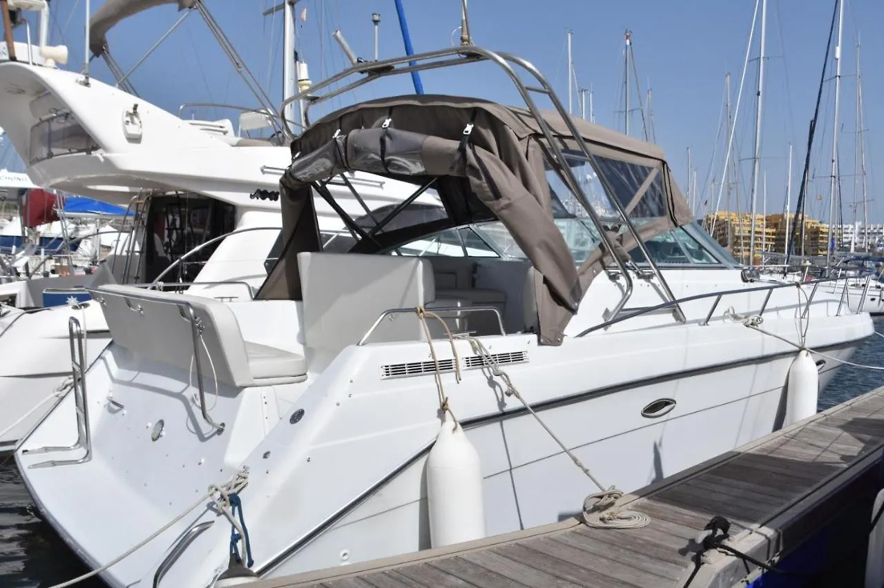Luxury Boat Karamba I 호텔 산미겔데아보나 보트호텔